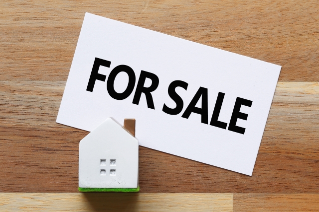 周囲に気付かれずに不動産売却をする方法は？媒介契約についても解説