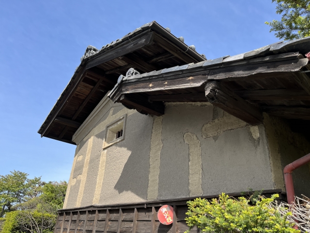 築40年以上の住宅は売却困難な理由は？売却せず放置するリスクと売却方法