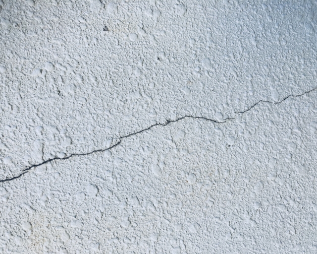 ひび割れがある家を売却する場合の価格への影響とは？売却のコツもご紹介