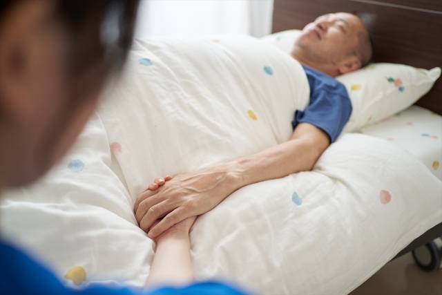 在宅看取りをした家は事故物件になる？売却への影響や告知義務について